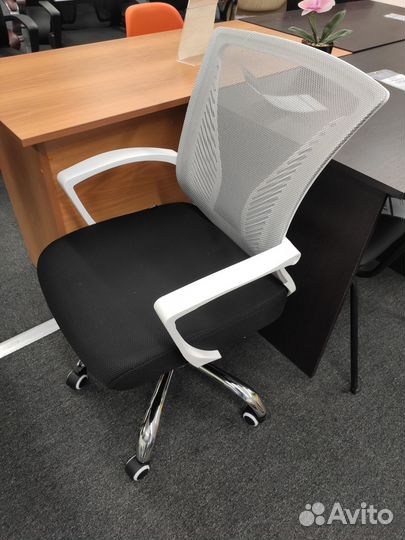 Компьютерное кресло