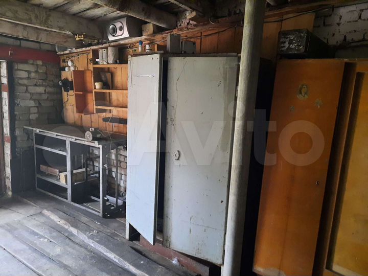 Гараж, > 30 м²