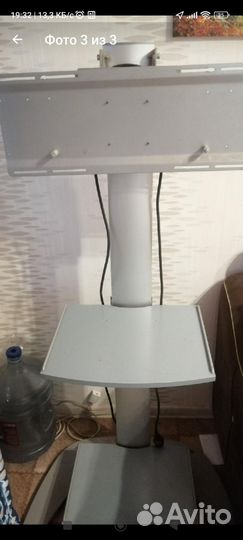 Стойка для телевизора напольная на колесах