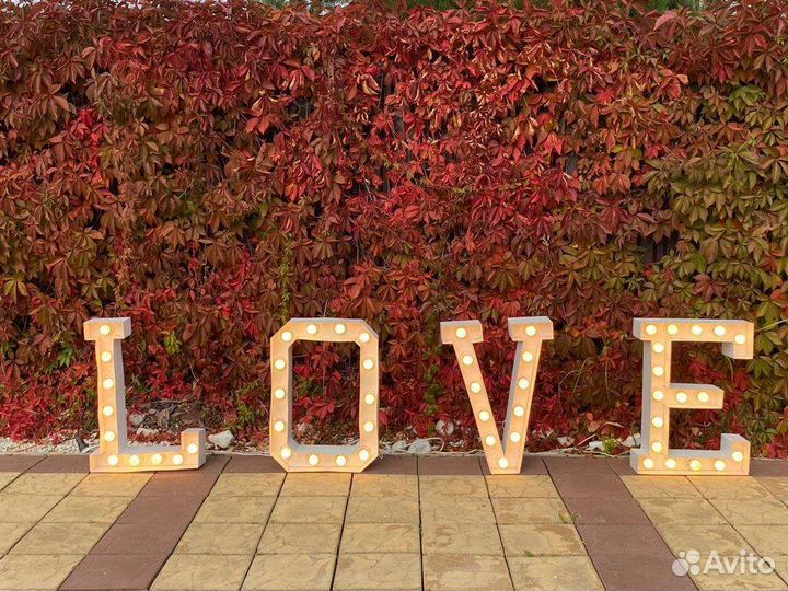 Буквы love для фотосессии на свадьбу