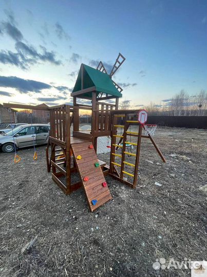 Детская игровая площадка безопасная