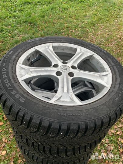 GT Radial Champiro IcePro SUV 3.75/35 R19 60