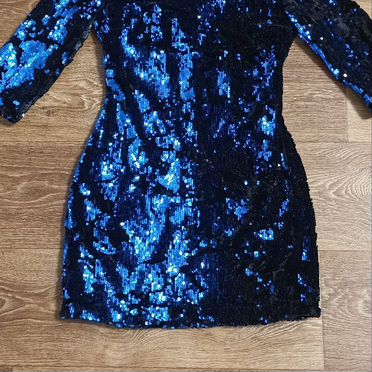 Платье zara с пайетками s
