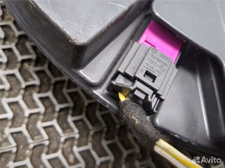 Сабвуфер Volkswagen Golf 7, 2017