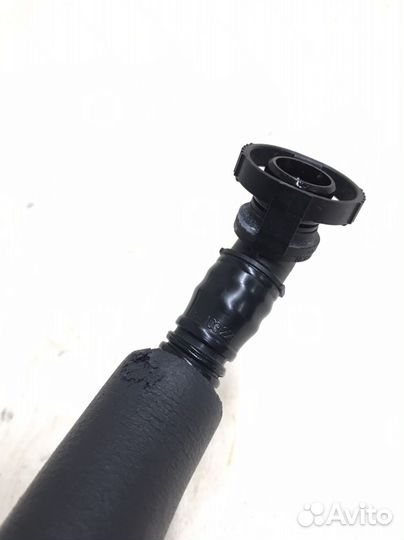 Шланг вентиляции 06J103221 Passat B7