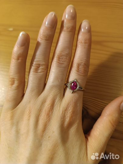 Серебряные серьги и кольцо