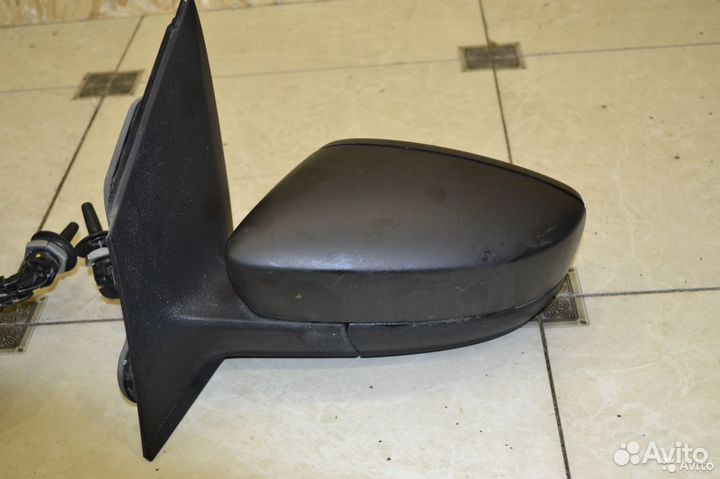 Зеркало правое Volkswagen Polo 5