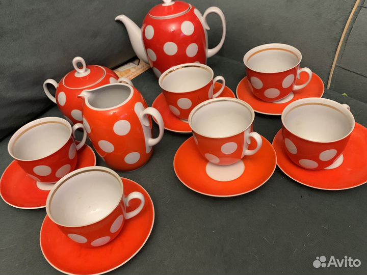 Сервиз чайный в горошек