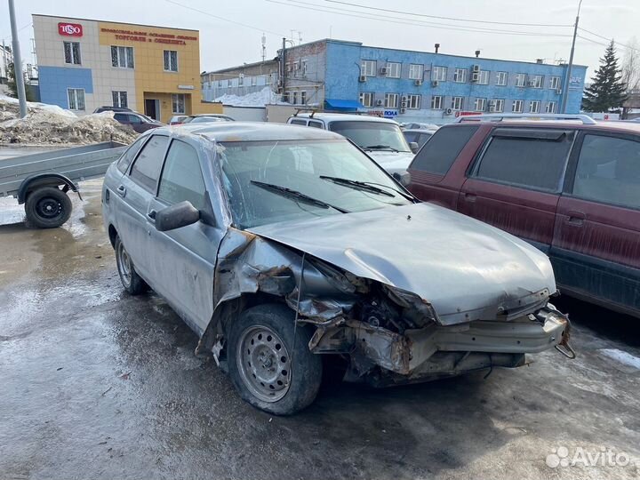 LADA Priora 1.6 МТ, 2010, битый, 250 000 км