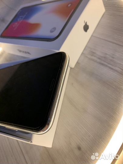 Телефон iPhone X Белыи в идеале
