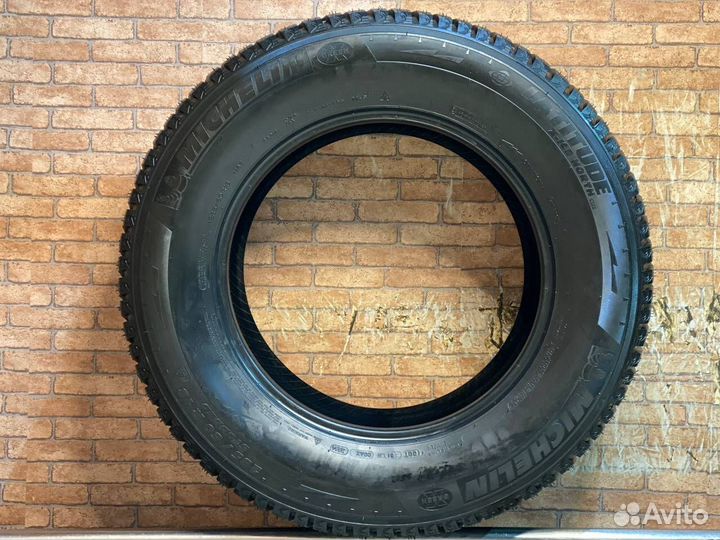 Michelin X-Ice North 2 285/60 R18