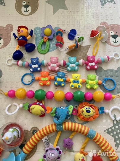 Игрушки для малышей коробкой