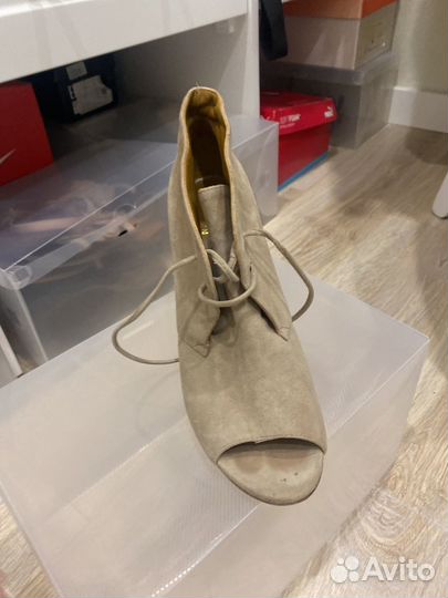 Обувь женская 38 размер
