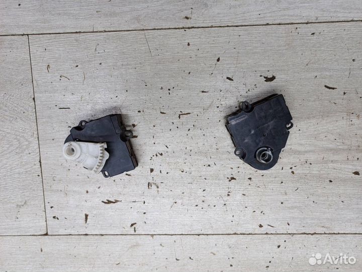 Моторчик заслонки печки Chevrolet TrailBlazer