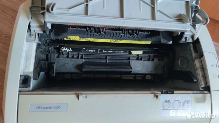 Принтер лазерный HP LaserJet 1020 и три картриджа