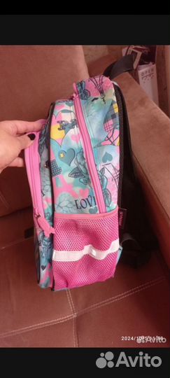 Рюкзак для девочки в школу