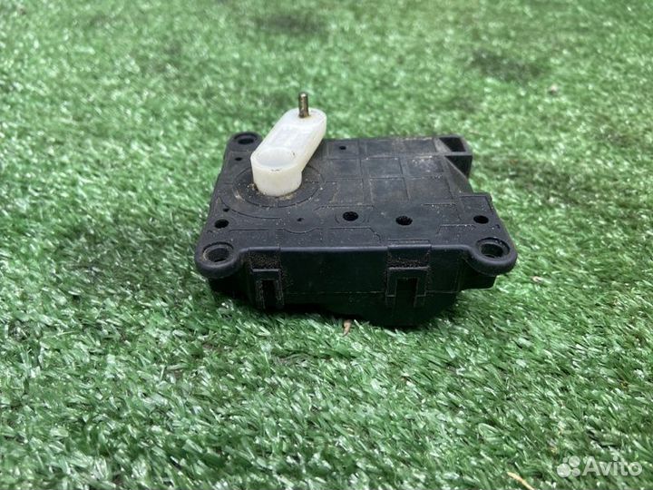 Моторчик заслонки печки Kia Cerato 1