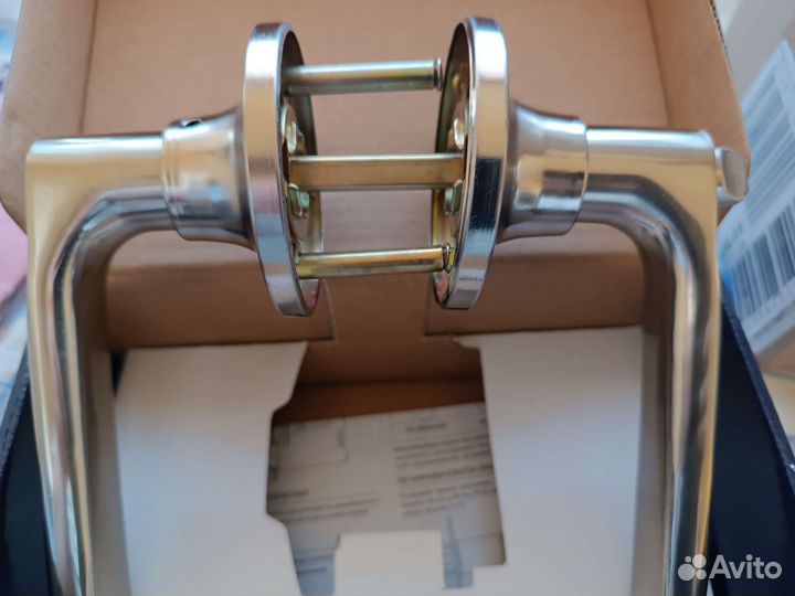 Дверные ручки