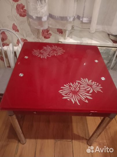 Продам кухонный стол