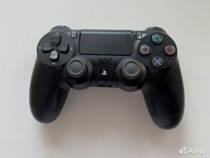 Геймпад Sony Dualshock PS4