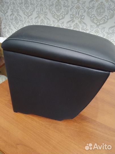 Подлокотник с бордачком