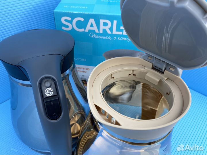 Электрочайник Scarlett с подсветкой воды 1,7л
