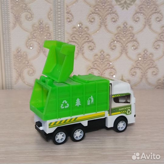 Машинки игрушечные поштучно