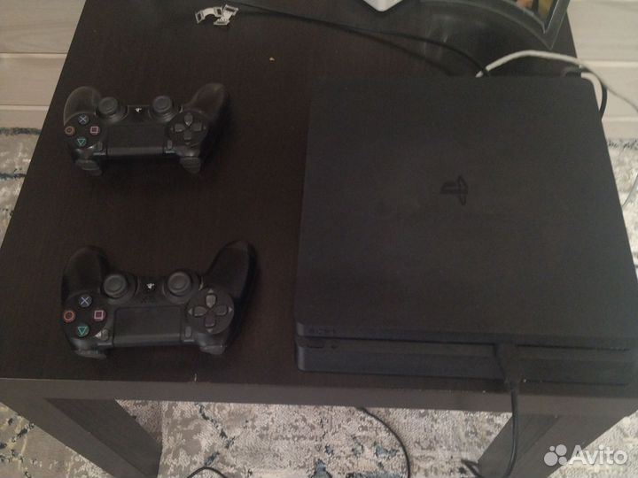 Sony PS4 slim
