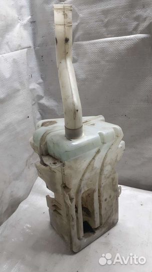 Бачок омывателя mitsubishi colt