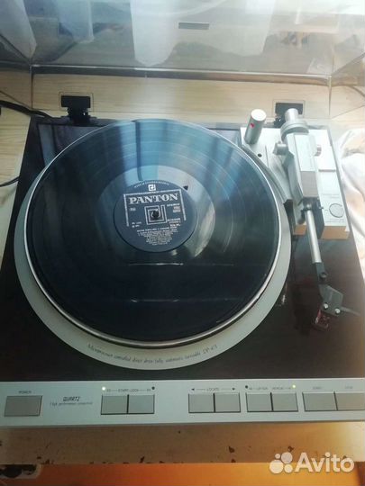 Проигрыватель граммпластинок Denon dp-47f