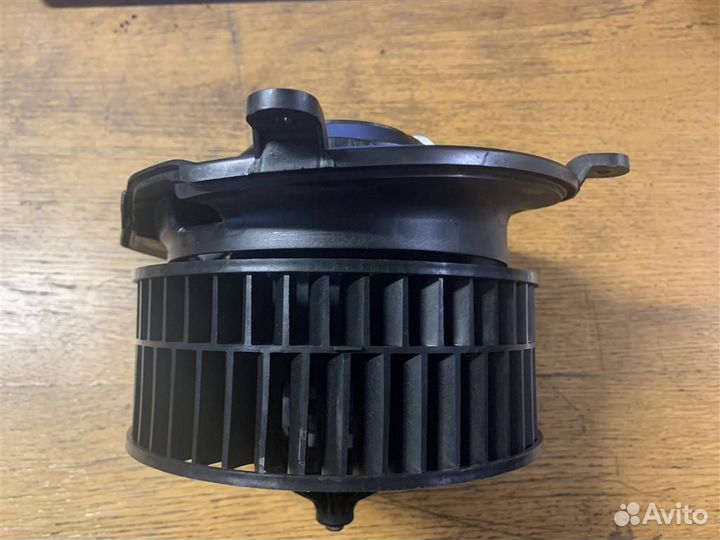 Моторчик отопителя Mercedes Benz W211 E-Klasse 20