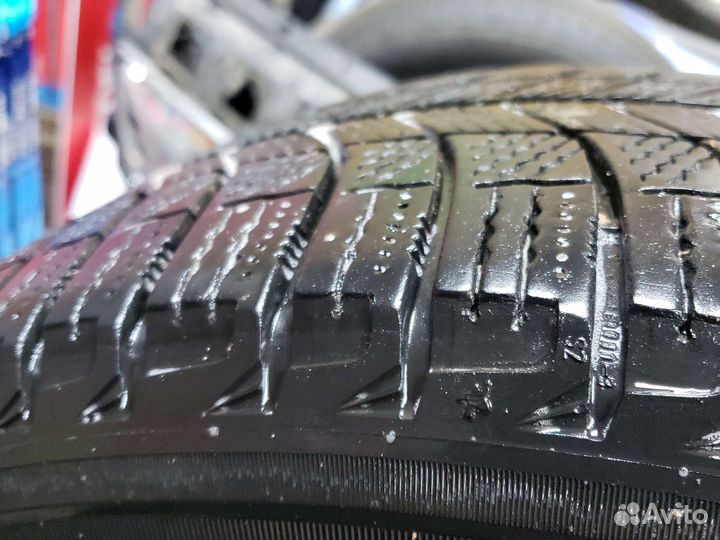 Michelin X-Ice North XIN3 245/50 R18 104H