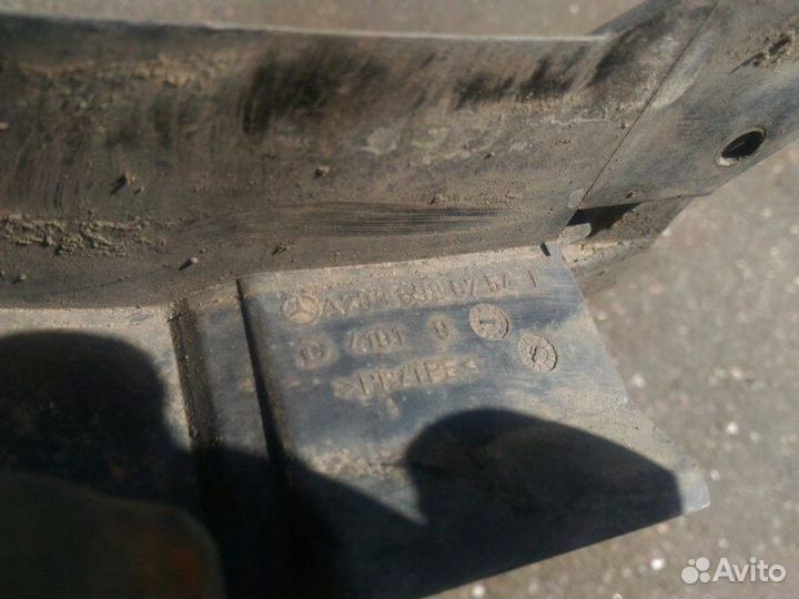 Брызговик задний Mercedes-Benz С240 W203 M112.912