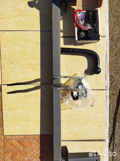 Продам фаркоп на Весту новый