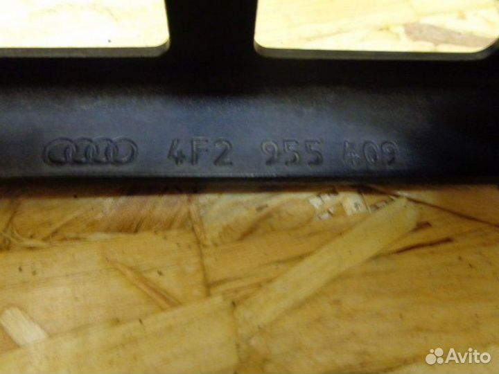 Поводок стеклоочистителя Audi A6 C6 BVJ