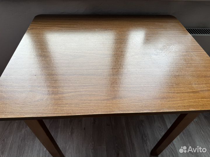 Кухонный стол