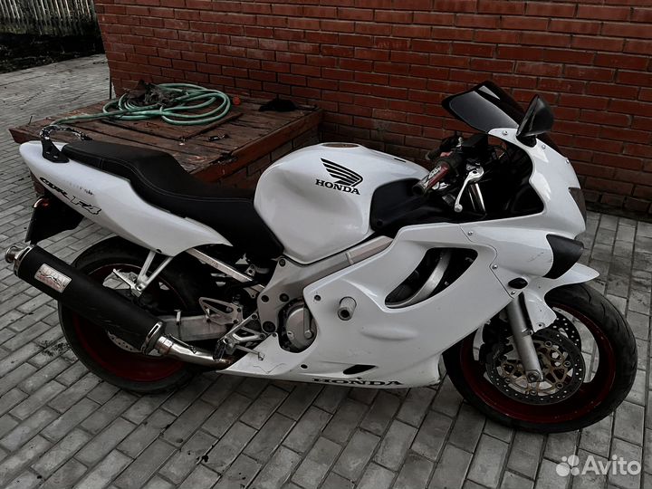 Honda cbr f4