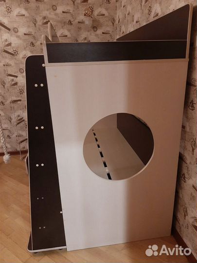 Двухярусная кровать