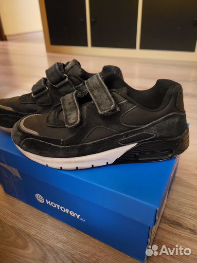Кроссовки котофей размер 33