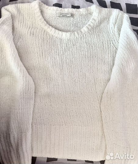 Свитер женский