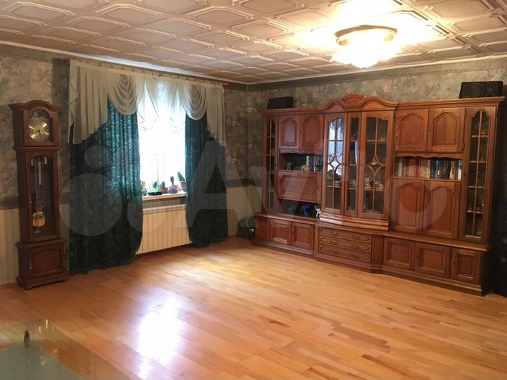 4-к. квартира, 117 м², 2/8 эт.