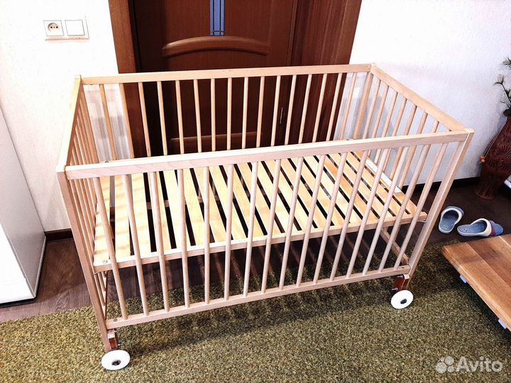 Детская кроватка