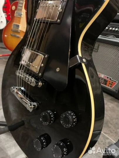 Электрогитара Les Paul Black + Комбоусилитель