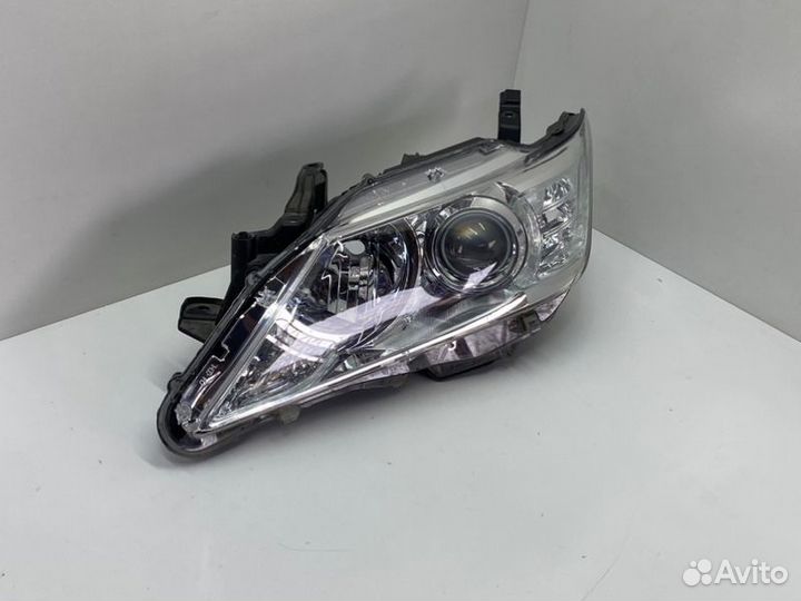 Фара галоген передняя левая Toyota Camry V50