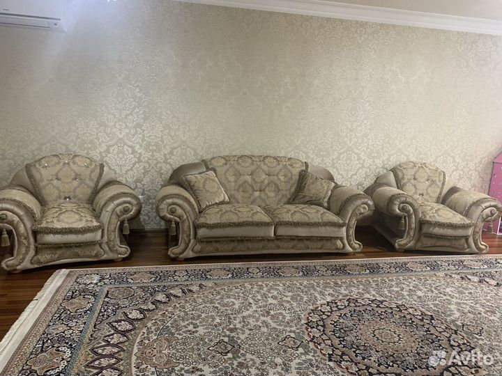 Диван и 2 кресла