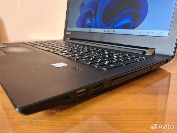 Ноутбук Lenovo i3 6th/ 8 GB DDR4,Full HD