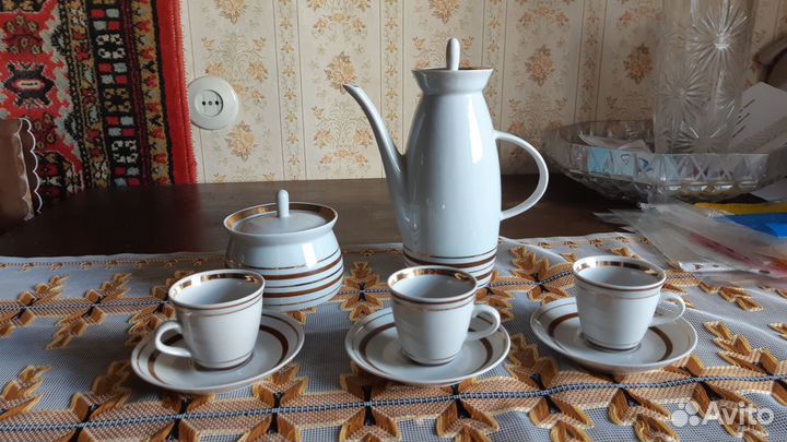 Кофейный сервиз на три персоны