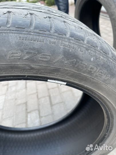 Accelera 651 275/45 R21