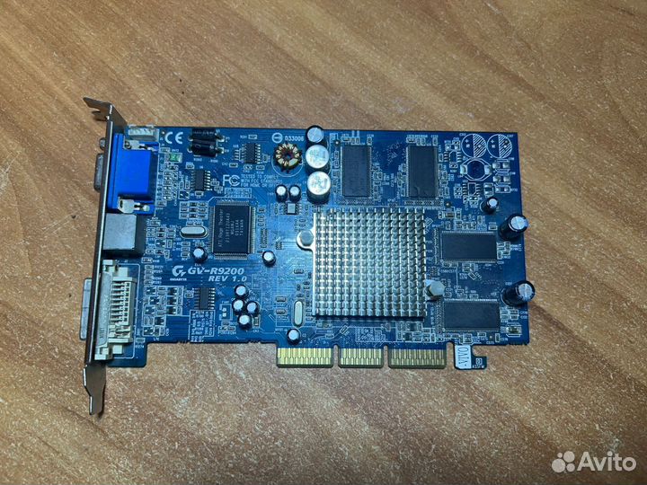 Видеокарта Gigabyte GV-R9200
