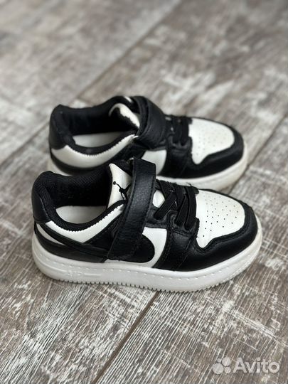 Кроссовки детские